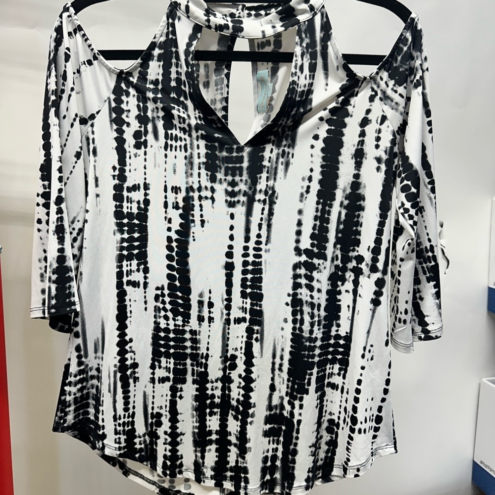 Veronica M cold shoulder, Monochrome Patterned Blouse - Picture 5 of 9
